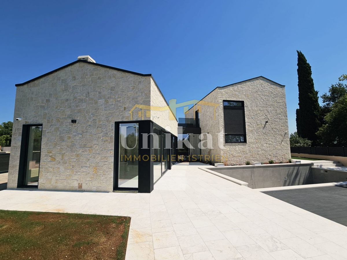 Moderna novogradnja z bazenom blizu Poreča